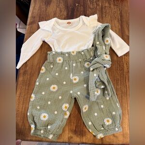 Floral Green 2 piece baby outfit